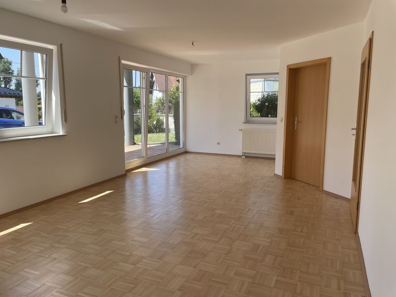 3-Zimmer | Erdgeschoss | Nahwärme | eigener Garten | TG | Allgäu